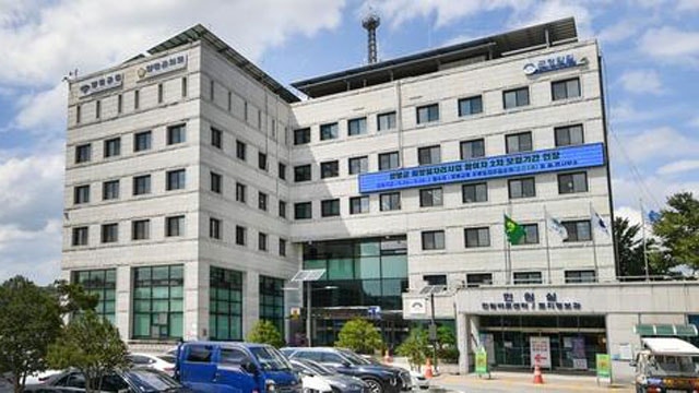 김건희 특검팀, ‘양평 고속도로 의혹’ <b>양평군청</b> 등 10여 곳 <b>압수수색</b>