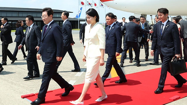이 대통령, 일본 도쿄 도착…오후 <b>한일정상회담</b>