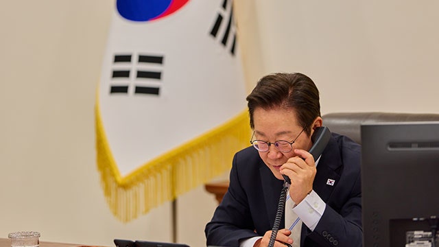 이 대통령, 투스크 폴란드 총리와 통화…“<b>방산 협력 강화</b>”
