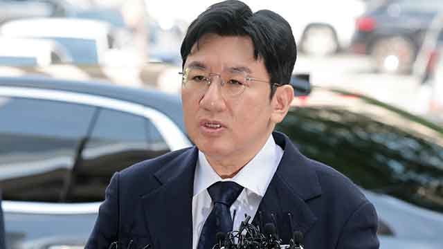 ‘사기적 <b>부정거래 혐의</b>’ <b>방시혁</b> 하이브 의장 두 번째 경찰 출석