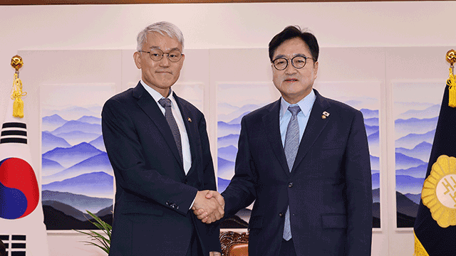 우원식 “<b>사법부 불신</b> 높아, 결자해지해야”…천대엽 “고민하겠다”