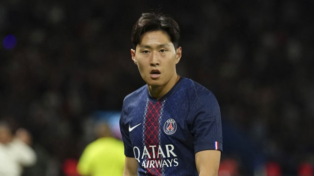 이강인, <b>AFC 올해의 국제</b>선수 후보…구보·타레미와 경쟁