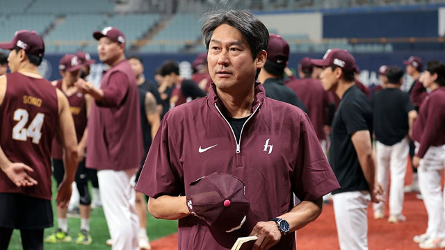 ‘대행’ 탈출 성공한 <b>키움</b> <b>설종진</b>…2년 총액 6억원에 <b>감독</b> 선임