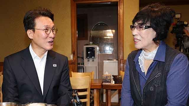 ‘<b>천원 아침</b>밥’ 식당 찾은 김 총리 “정부도 나눔의 온기 이어받아 일...
