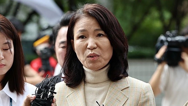 <b>이진숙</b> 전 방통위원장 <b>석방</b>…“경찰 폭력적 행태”