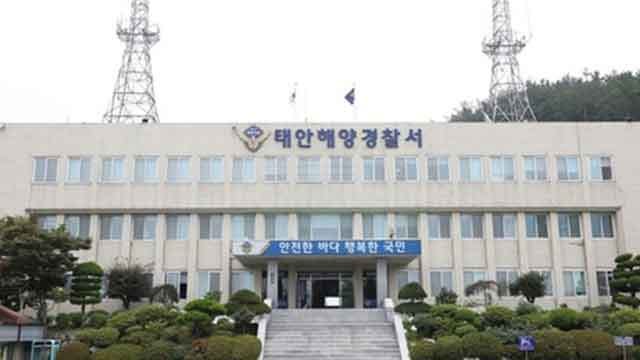 소형<b>보트</b>로 <b>밀입국</b>한 <b>중국인</b> 1년 만에 검거…“배추밭에서 일해”
