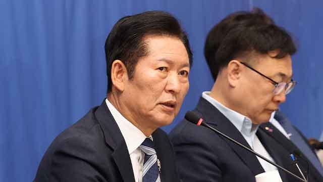 민주당 “<b>장동혁</b> 광주 방문은 ‘<b>참배</b> 쇼’…처절한 반성부터 하라”
