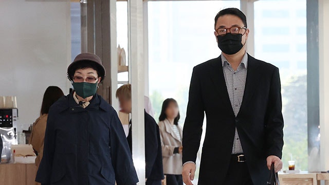 <b>특검</b>팀, <b>김건희</b> 여사 일가 재<b>소환</b>…김성훈 전 경호처 차장 첫 출석