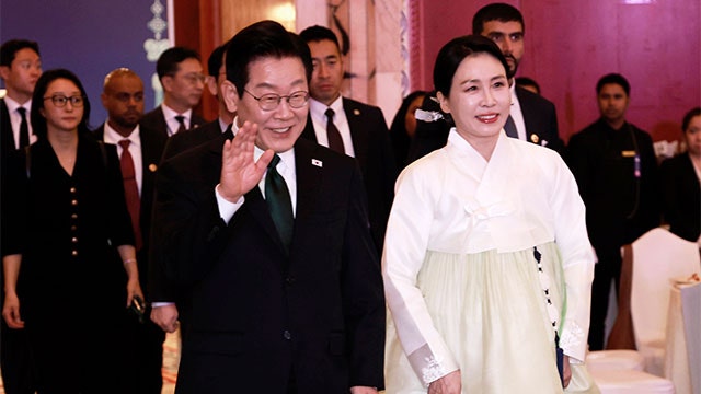 이 대통령, <b>UAE</b> 대통령궁 도착…공식환영식 뒤 <b>정상회담</b> 시작