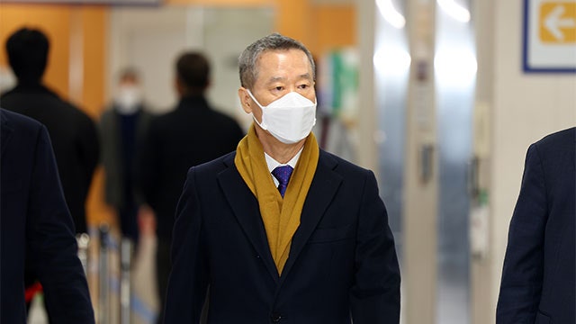 ‘김만배와 돈거래’ <b>홍선근</b> 머투 <b>회장</b> 2심도 유죄