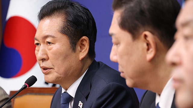 <b>정청래</b> “<b>내란전담재판부</b>, 위헌 소지 최소화 위해 보완할 것”