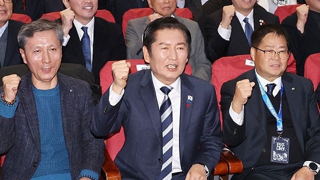 <b>민주당</b>, 윤 탄핵 1년날 ‘<b>당원의날</b>’ 행사…“<b>당원</b>들과 내란세력 청산”