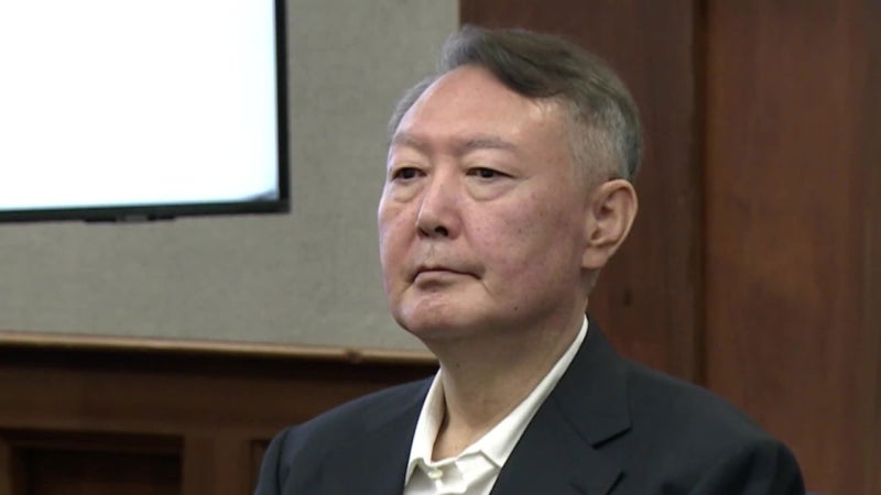 <b>김건희 특검</b>, 윤석열 전 대통령 첫 조사…8시간 반 걸려