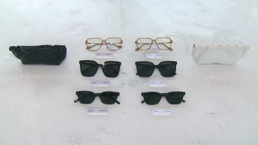 왼쪽은 젠틀몬스터 제품,오른쪽은 블루엘리펀트 제품.