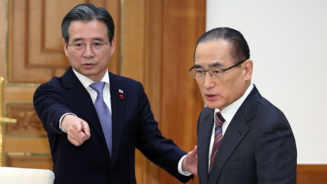 청와대 “<b>관세</b> 합의 이행 의지 미국에 전달…차분하게 대응할 것”