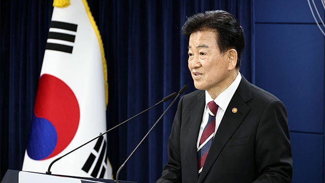 정동영, 대북 무인기 침투에 유감 표시