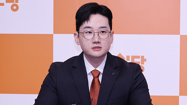 개혁신당 “<b>정이한</b> 부산시장 후보 유세 중 공격 당해…민주주의 위협하...