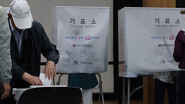 지방선거 <b>사전투표율</b> 20% 돌파…<b>역대</b> 지선 <b>최고</b>