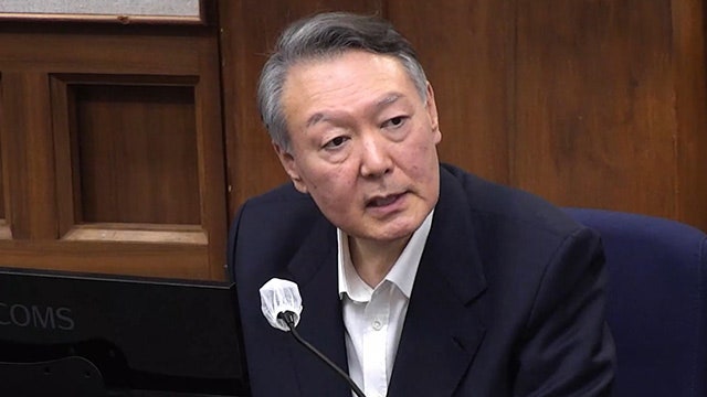 [속보] 특검, ‘선거법 위반 혐의’ 尹에 <b>징역</b> 2년 <b>구형</b>