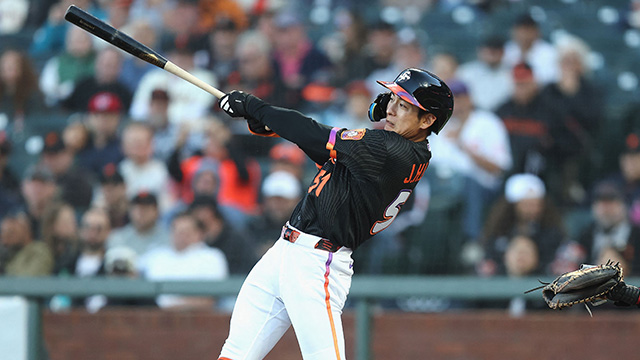 MLB-<b>이정후</b>, <b>17</b><b>연속</b> <b>경기</b> <b>안타</b>…MLB 한국 선수 신기록