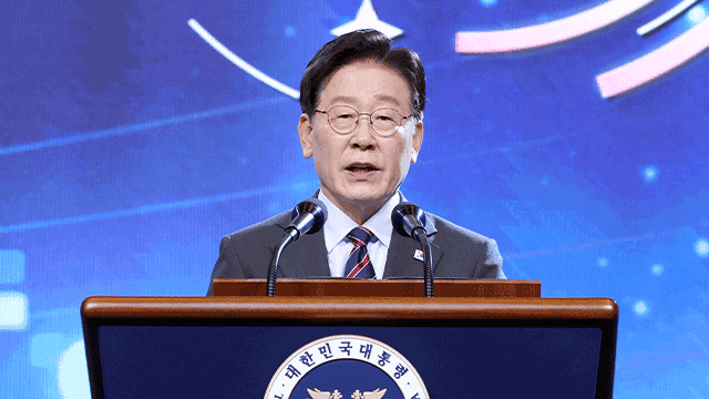<b>이 대통령</b> “빗장 걸린 북의 <b>대문</b> 계속 두드려야…더디더라도 포기하지...
