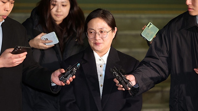 ‘매니저 갑질 의혹’ 방송인 <b>박나래 검찰 송치</b>