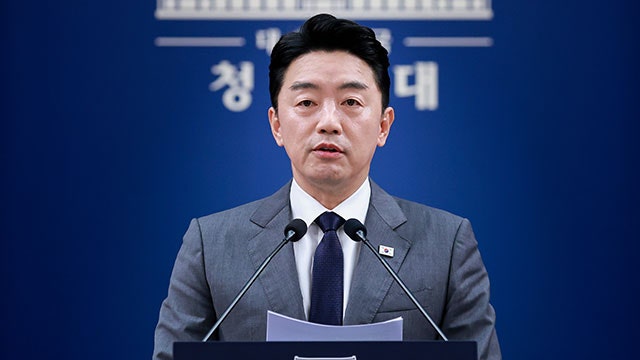 <b>강훈식</b> “이 대통령, ‘연임은 헌법 허용 않고 불가능’ 언급”