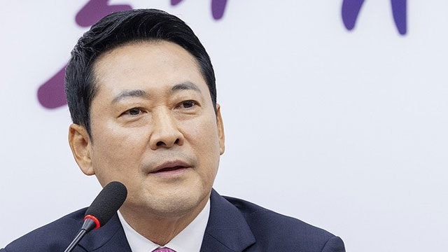 <b>장동혁</b> “이 대통령, ‘결혼 페널티’ 개선 요구는 <b>유체이탈</b> 화법의 절...