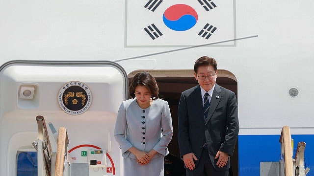 이 대통령, 프랑스로 출국…‘<b>뤼미에르 서밋</b>’ 참석 등 3박 5일 국빈방문