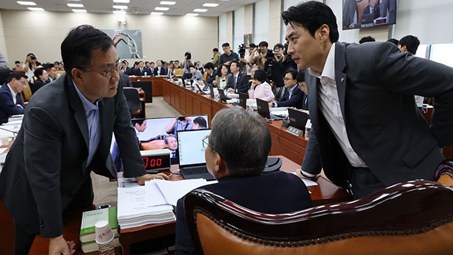 과방위, ‘이진숙 발언 및 표결 회피 촉구 결의안’ 가결…“<b>스컹크</b>식...
