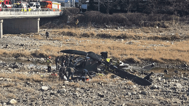 지난 2월 <b>코브라 헬기</b> 추락 원인은 “엔진 결함”…“민가 피하려 기수...