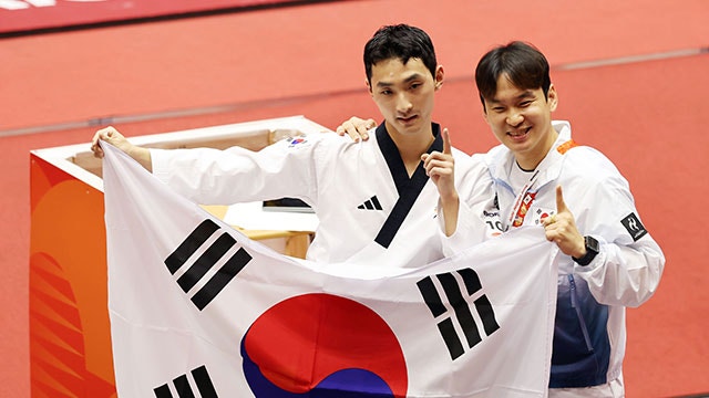 <b>윤규성</b>, 태권도 <b>품새 금메달</b>…한국 남자 개인전 3연패