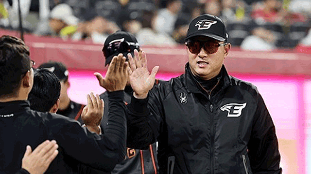 류지현 후임은 최원호…<b>야구대표팀</b> 새 사령탑 <b>선임</b>…내일 공식 발표