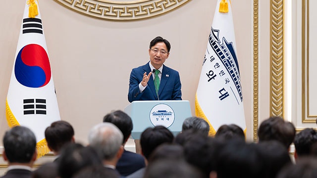 <b>임광현</b> “청와대 국정 어우러지는 곳…참모 <b>쓴소리</b> 마다하지 않아야”