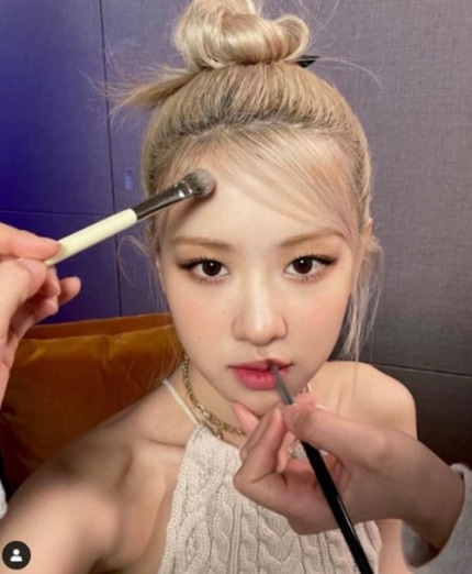 Instagram post of Black Pink Rose revealing her fashion and sexy charm.