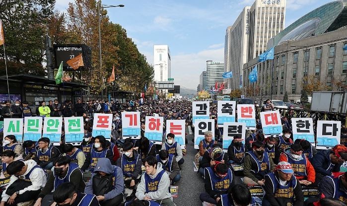 서울 지하철 <b>수능</b> 이후 2차 전면 파업 들어갈까…양측 입장 팽팽