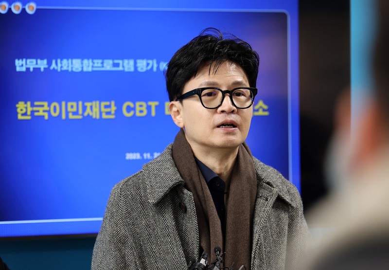 <b>한동훈</b> "세금 빼돌려 샴푸·초밥 샀다면 탄핵 사유"…<b>이재명</b> 겨냥