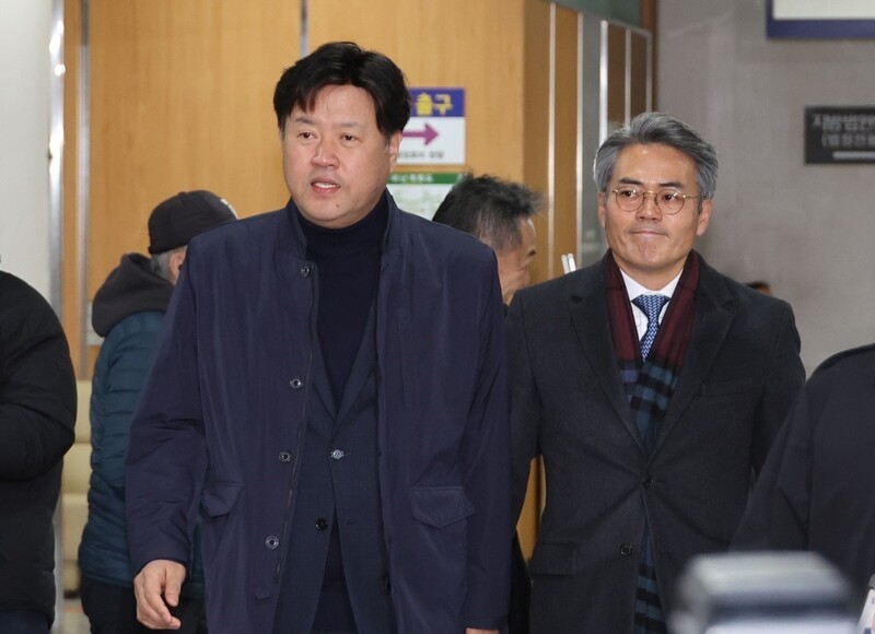 '<b>이재명</b> 측근' <b>김용</b> 징역 5년…대장동 의혹 첫 재판