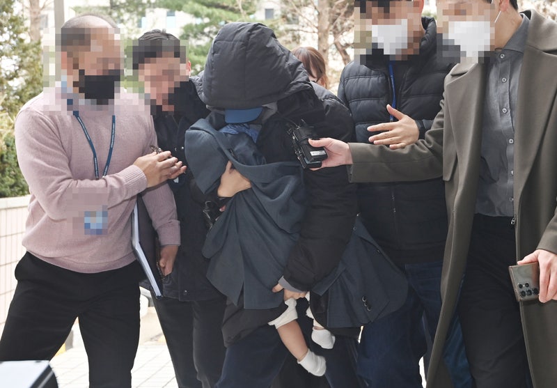 '<b>이선균 협박</b>' 20대 <b>여성</b> 구속…"도주·증거 인멸 우려"
