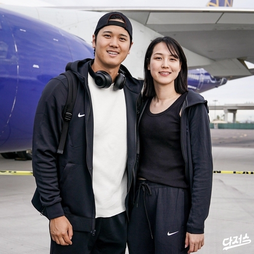 <b>오타니</b> 약속 지켰다...<b>한국행</b> 직전 <b>아내</b> 깜짝 공개