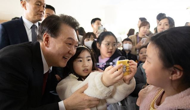 윤석열 대통령 "예수님 사랑 되새기고 실천하는 <b>부활절</b> 되길"