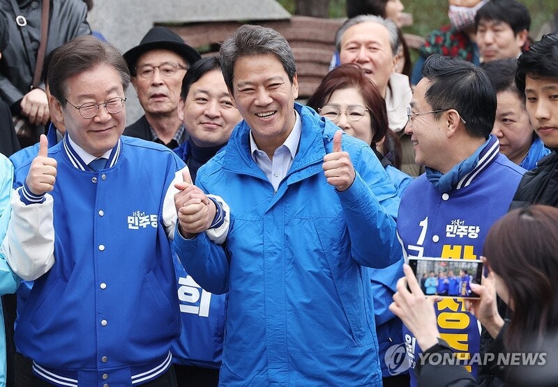 <b>임종석</b>, 文 총선 등판 이유는 "국민들에 대한 <b>책임감</b>"