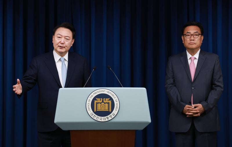 윤 대통령, <b>신임</b> <b>비서실장</b>에 <b>정진석</b> 발탁…"여야 원만한 소통 기대"