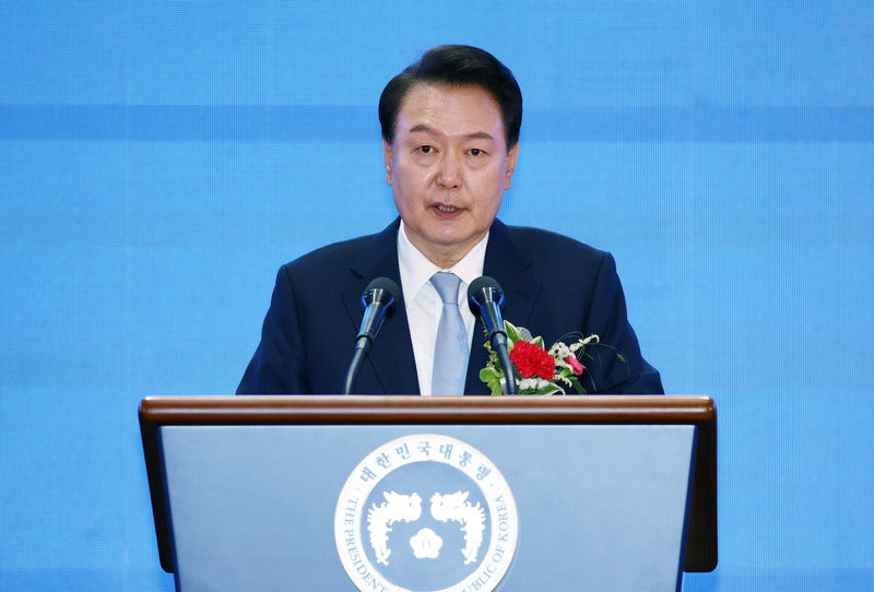 尹, <b>어버이날 기념식</b> 참석..."기초연금 40만원까지 늘릴 것"