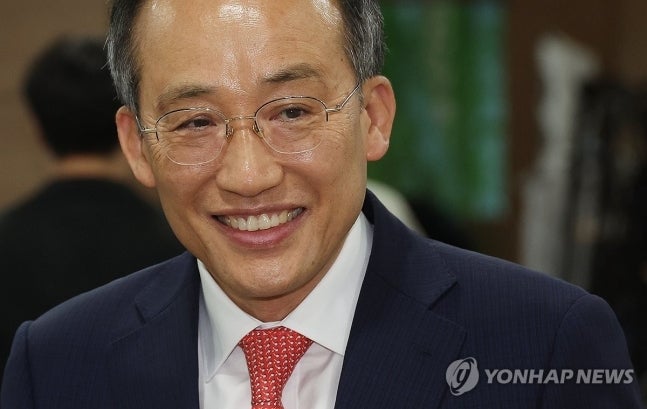 <b>국민의힘</b> 새 <b>원내대표</b>에 <b>추경호</b> "거듭나고 <b>힘</b> 있는 정당 만들 것"