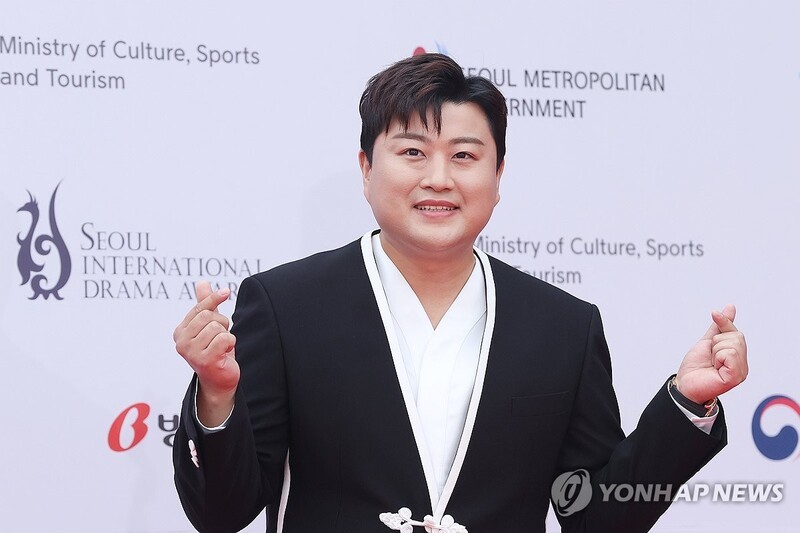 [단독] 유명 트로트가수 <b>김호중</b>, 서울 강남에서 <b>교통사고</b> 내고 달아난 혐의로...