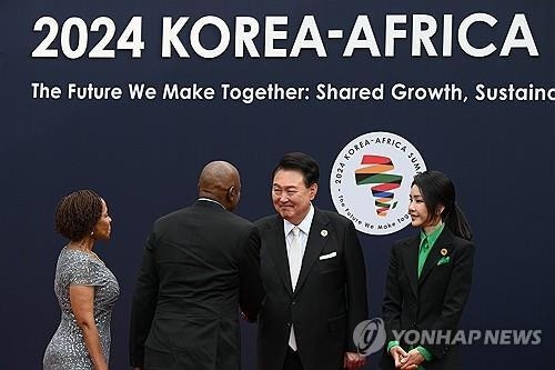 尹<b>대통령</b> "핵심광물 안정적 공급 등 <b>아프리카</b>와 지속가능 협력"