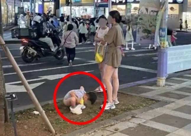 “길거리에서 아이 대변보게 해”…제주 中 관광객 행동 ‘경악'