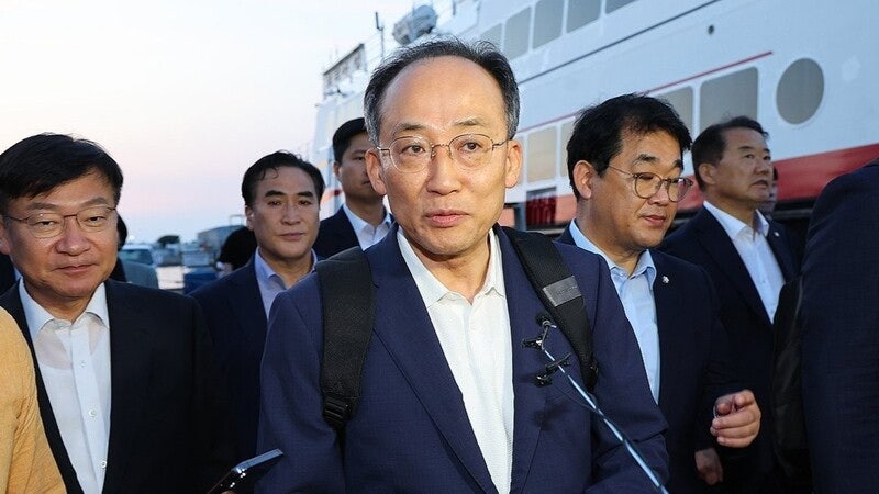 <b>추경호</b>, 업무 복귀…사의 표명 <b>닷새</b> 만