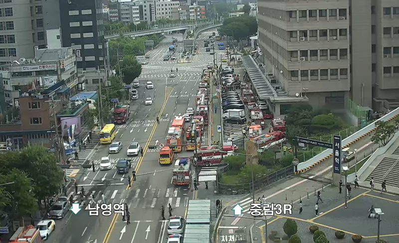 <b>서울</b>역 옆 <b>코레일 서울본부</b> 지하 <b>화재</b>…인근 도로 전면 통제